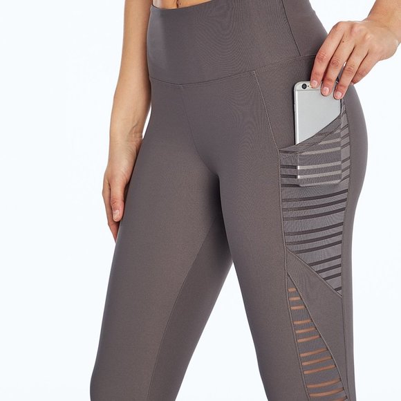 Marika Women's 22" Pocket Legging w/ Mesh 2X - Picture 2 of 7